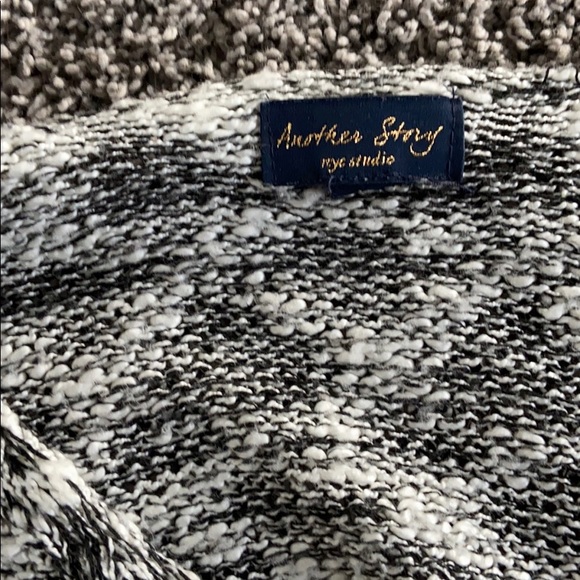 Sweater - Picture 2 of 3